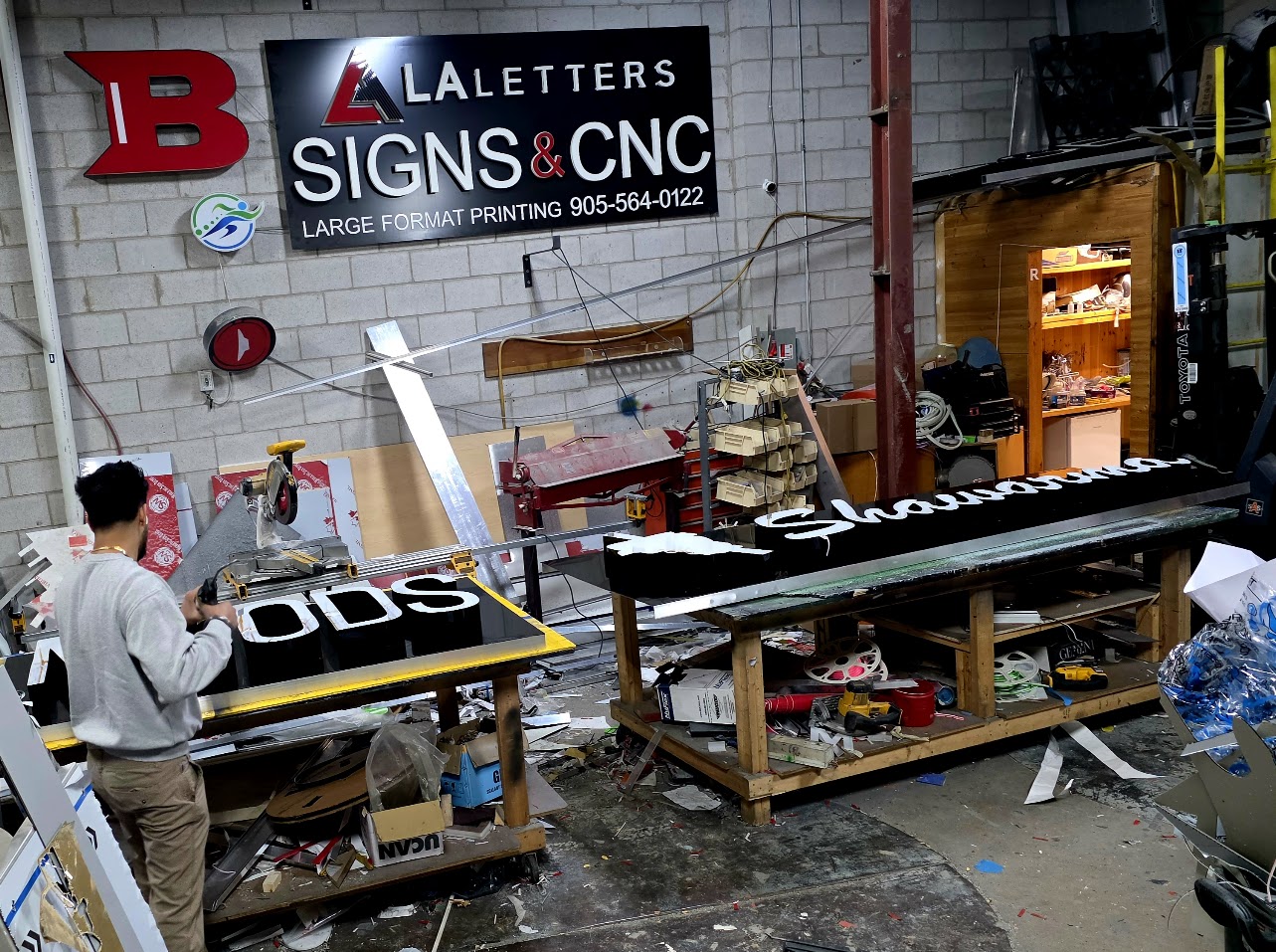 LA Letters Shop in Mississauga